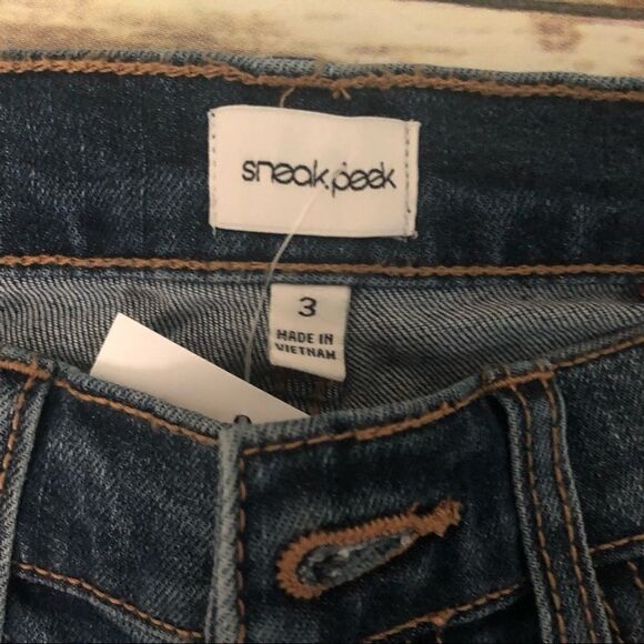 Medium Wash Distressed Jeans - Picture 4 of 6